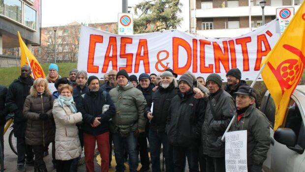 IL COMUNE VUOLE SGOMBERARE OLTRE 150 PERSONE CHE VIVONO NELLA CASA ALBERGO DI SUA PROPRIETA' IN VIA FOGAGNOLO? DOBBIAMO ESSERCI TUTTI